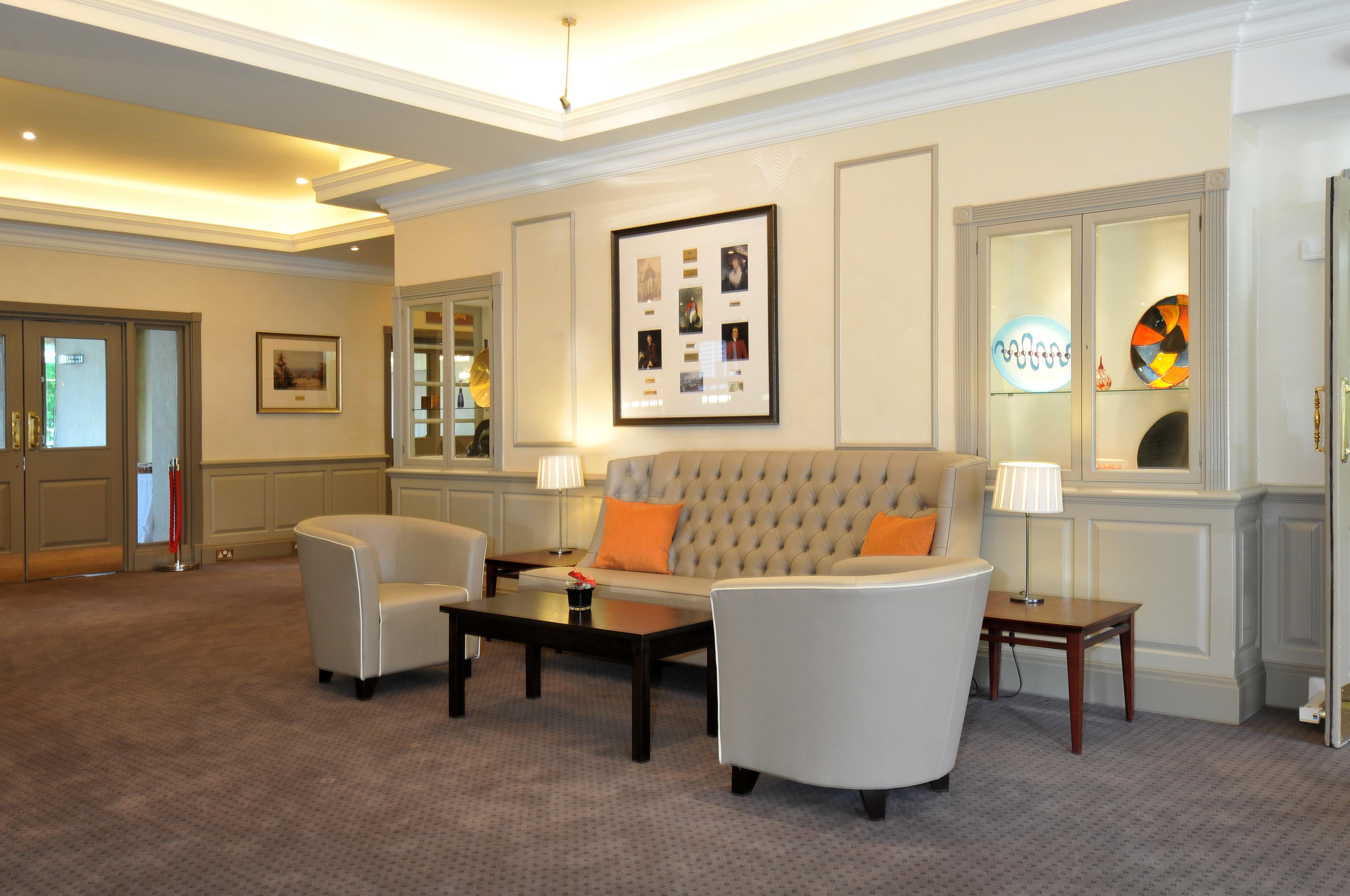 Bromley Court Hotel London Exterior photo