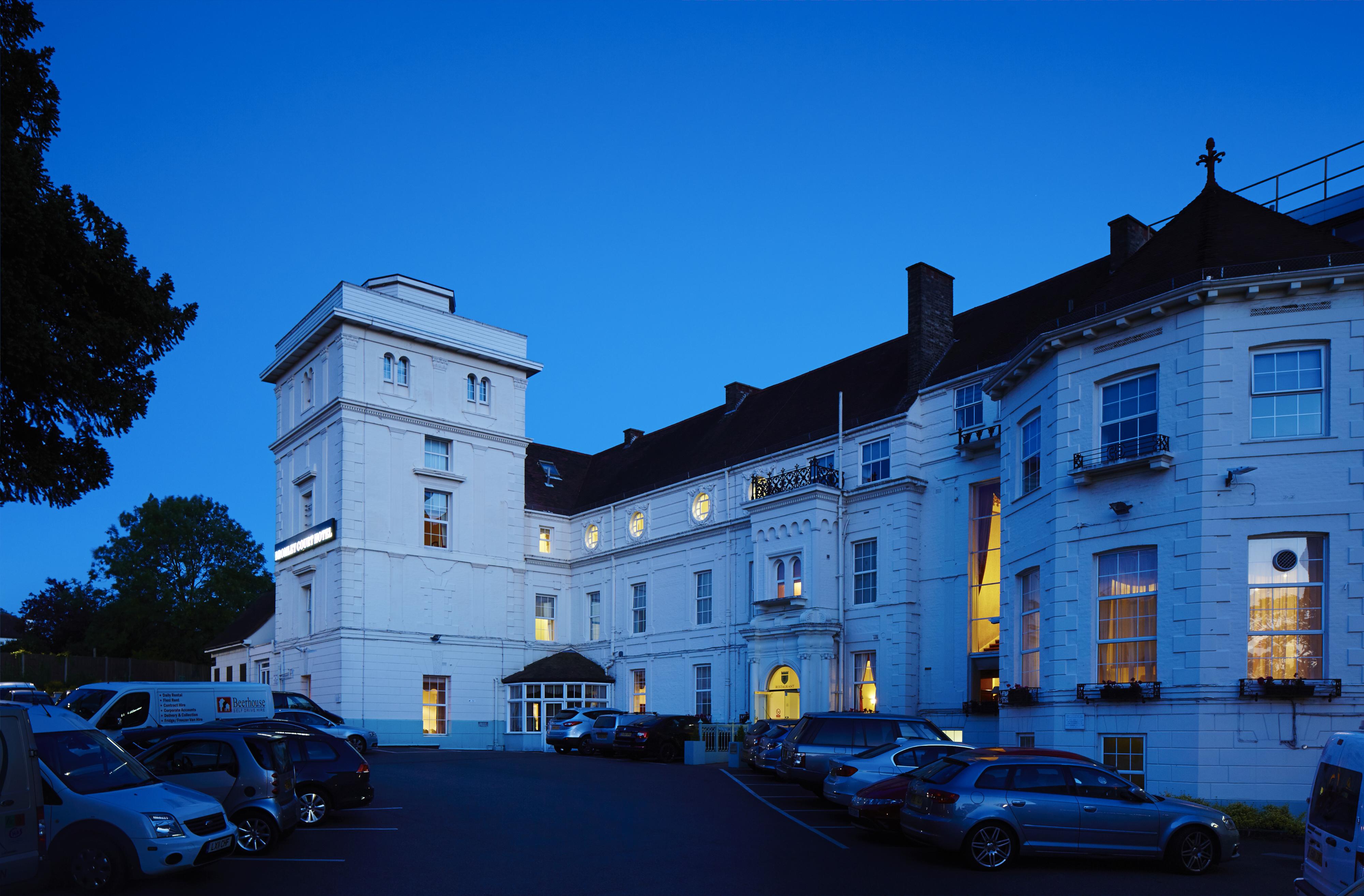 Bromley Court Hotel London Exterior photo