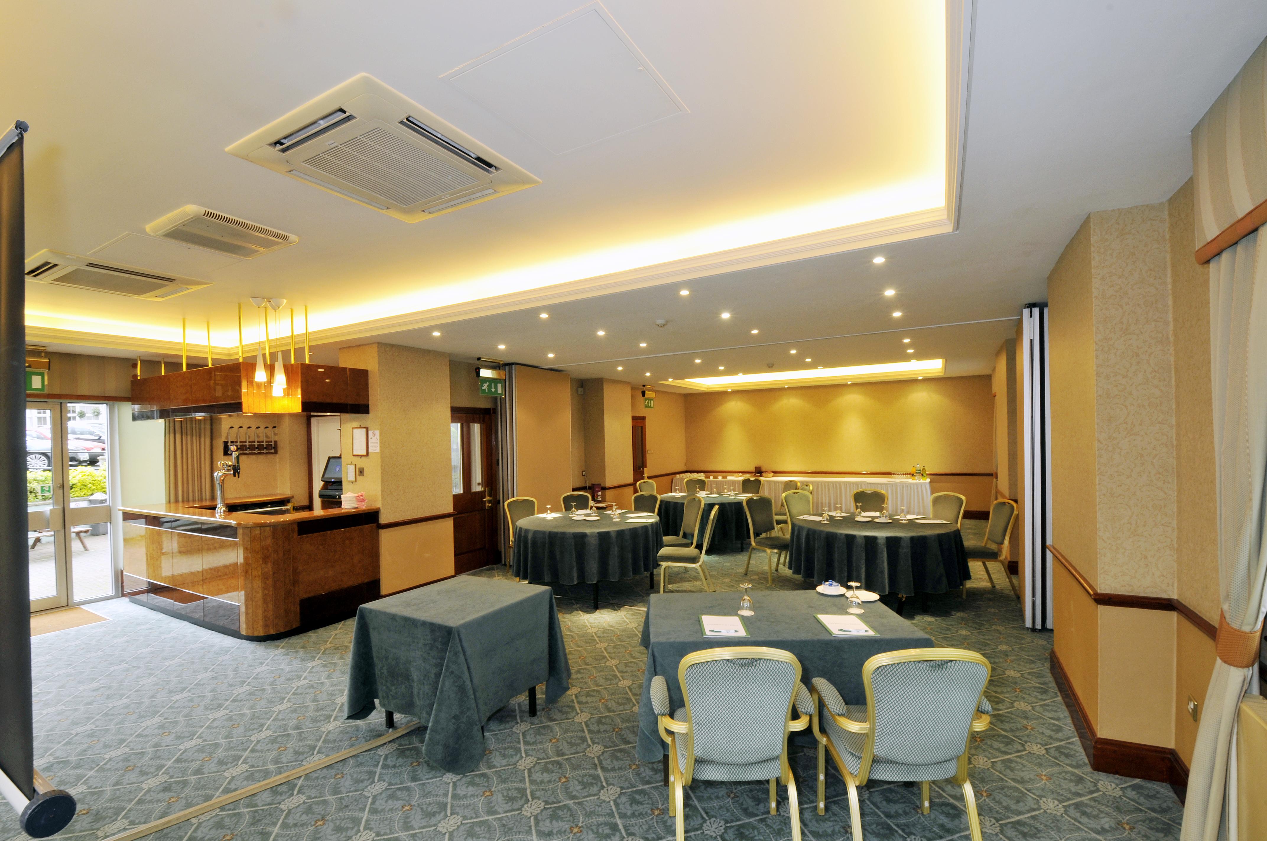 Bromley Court Hotel London Exterior photo