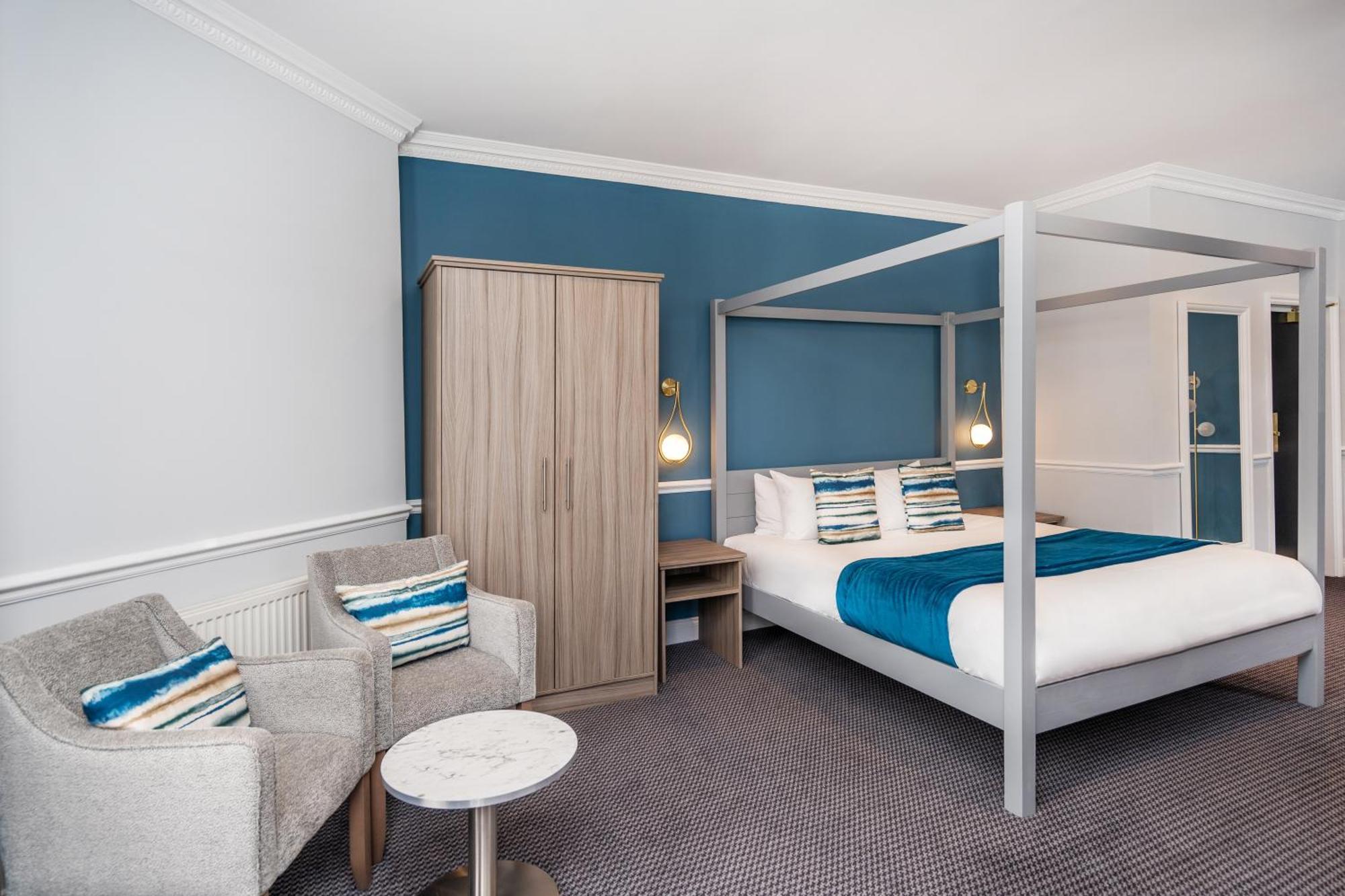 Bromley Court Hotel London Exterior photo