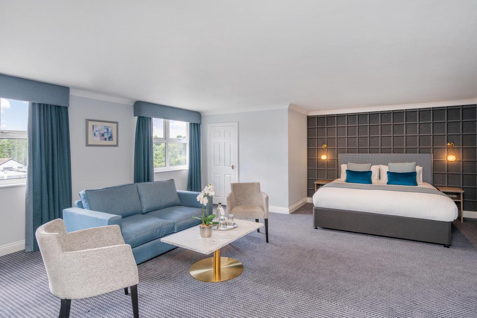 Bromley Court Hotel London Exterior photo