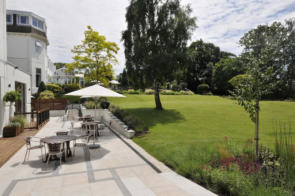 Bromley Court Hotel London Exterior photo