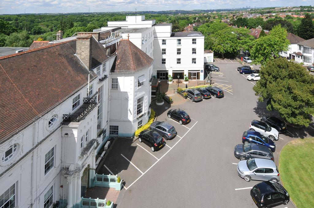 Bromley Court Hotel London Exterior photo