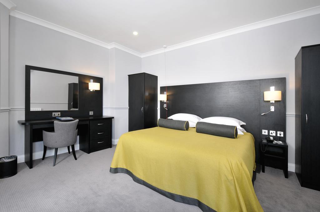 Bromley Court Hotel London Exterior photo